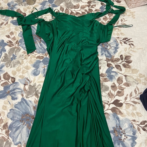 Emerald Green Dress - Picture 5 of 7